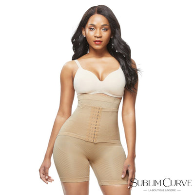 Gaine panty beige à crochets mannequin femme